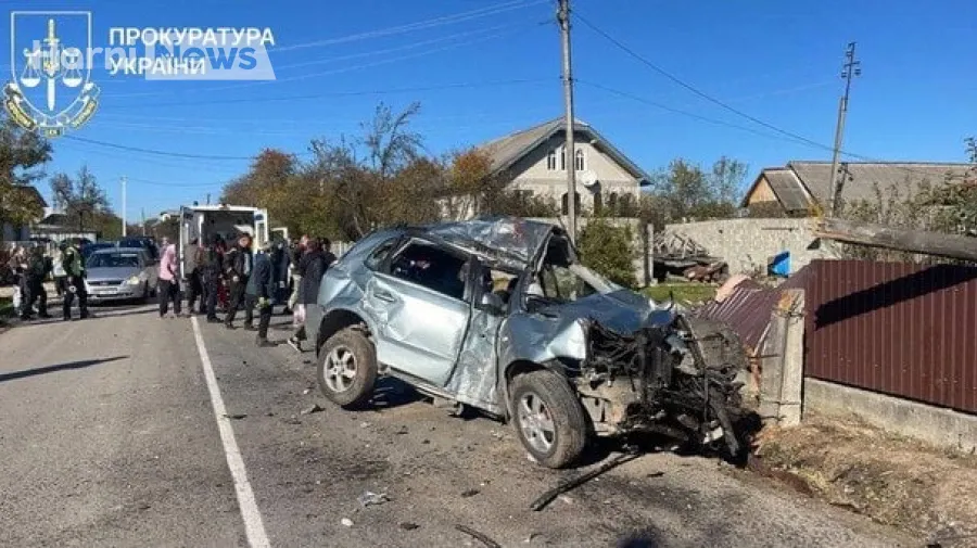 Смертельна ДТП на Івано-Франківщині: п’яний 23-річний вчитель врізався в опору – двоє загиблих, троє неповнолітніх у лікарні