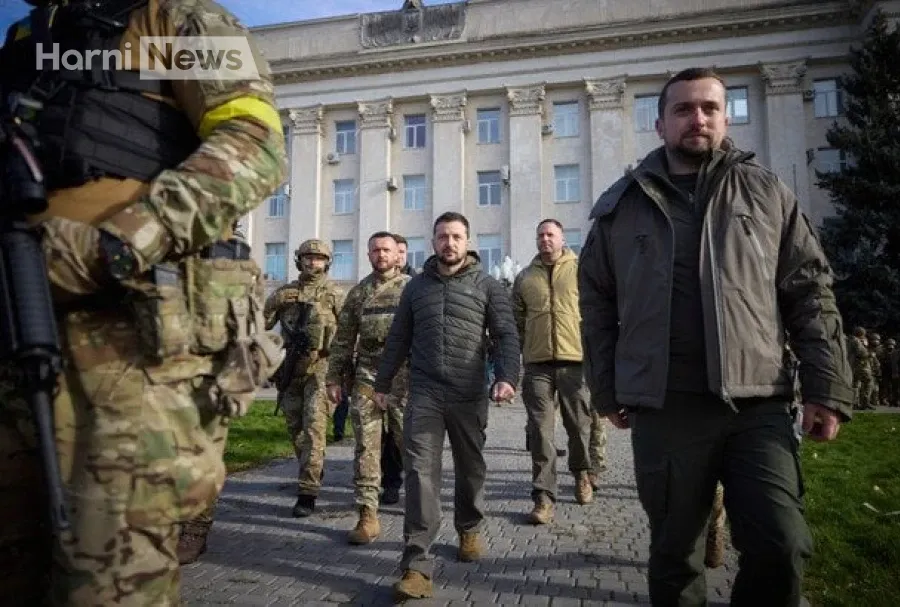 Зеленський у Херсоні: нові рішення для оборони міста та енергетики в річницю звільнення