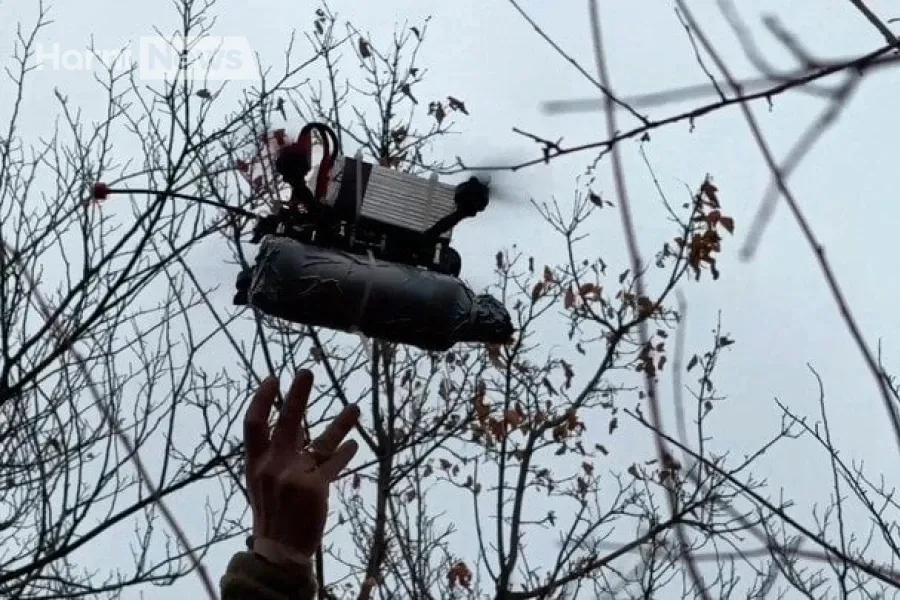 Харківщина: атака FPV-дроном по цивільних під білим прапором – навіщо окупанти знімали це на відео?