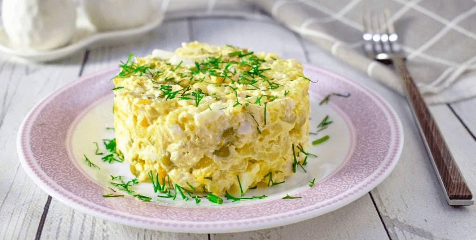 Салат з ананасами та куркою