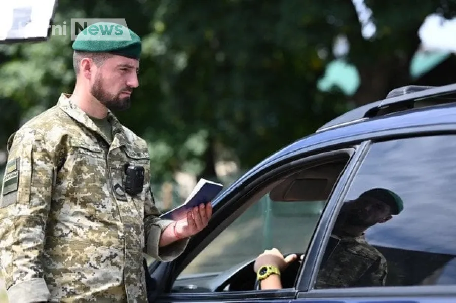 Перетин кордону під час воєнного стану: чому перевірки триваліші і як пройти їх швидше?