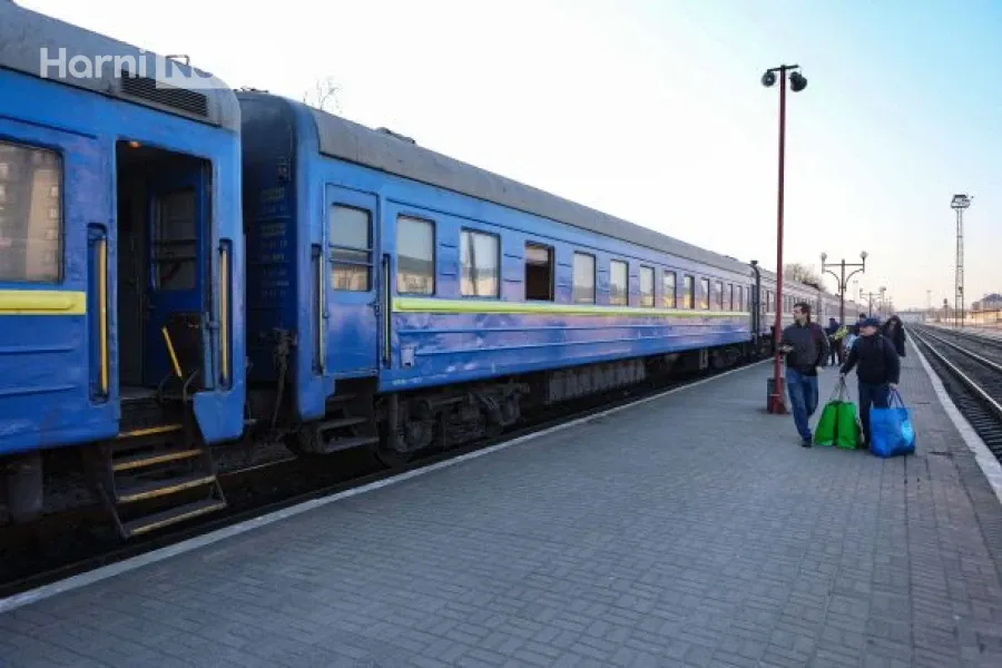 Сумський напрямок після обстрілу: пошкоджено інфраструктуру – затримки низки поїздів від Плисок і на регіональних лініях
